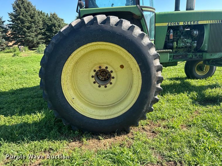 image for item DY3225 1978 John Deere 4640 tractor