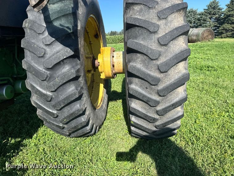 image for item DY3225 1978 John Deere 4640 tractor