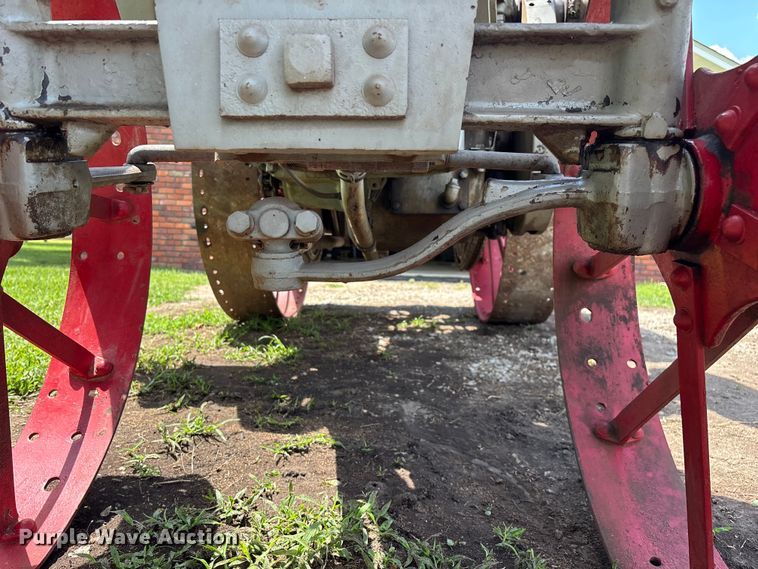 image for item EO4401 1921 International Harvester Titan 10-20 tractor
