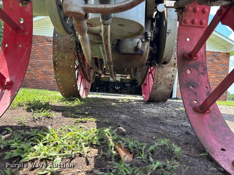 image for item EO4401 1921 International Harvester Titan 10-20 tractor