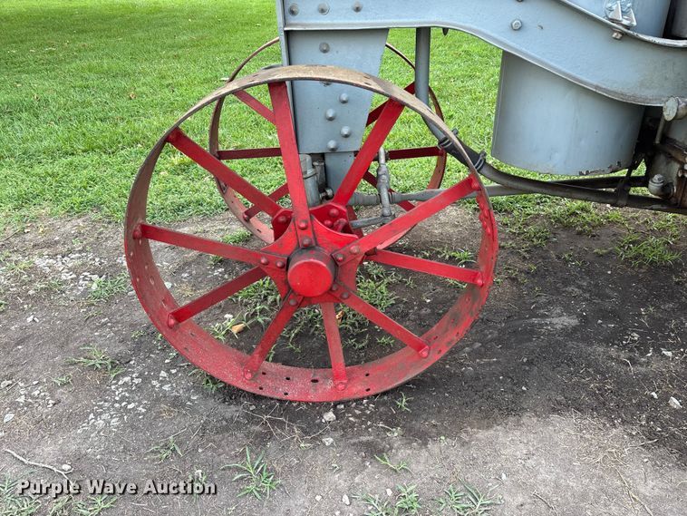 image for item EO4401 1921 International Harvester Titan 10-20 tractor