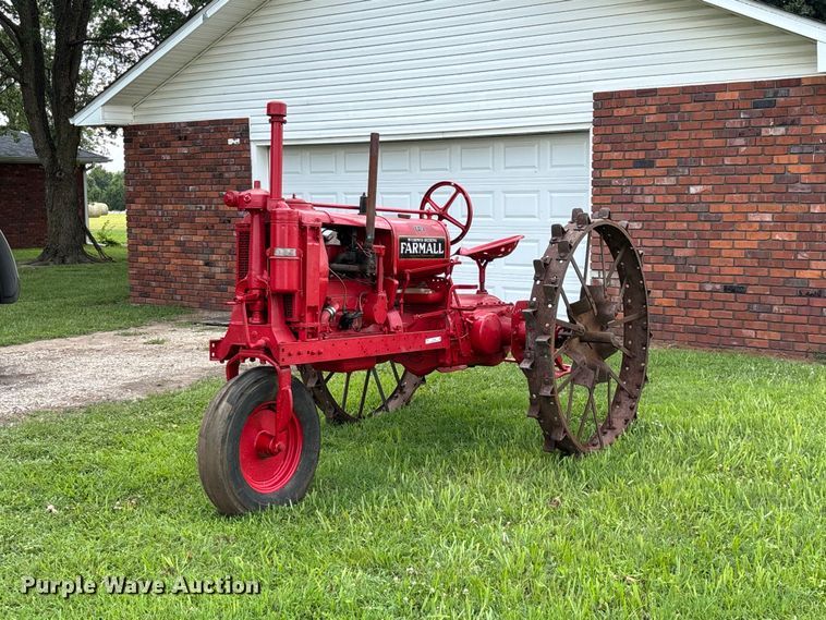 image for item EO4402 1935 International Harvester Farmall  F-12 tractor