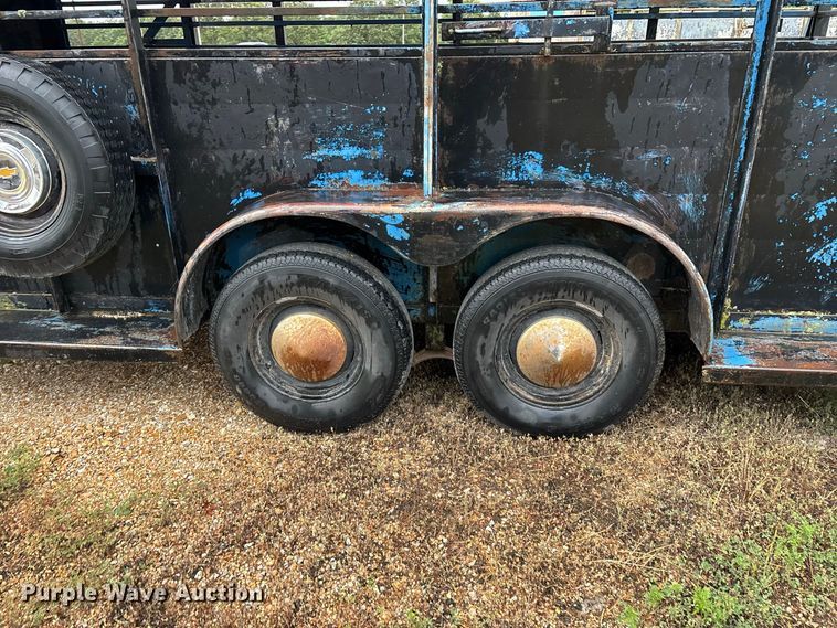 image for item EO4480 1978 Chief's  livestock trailer