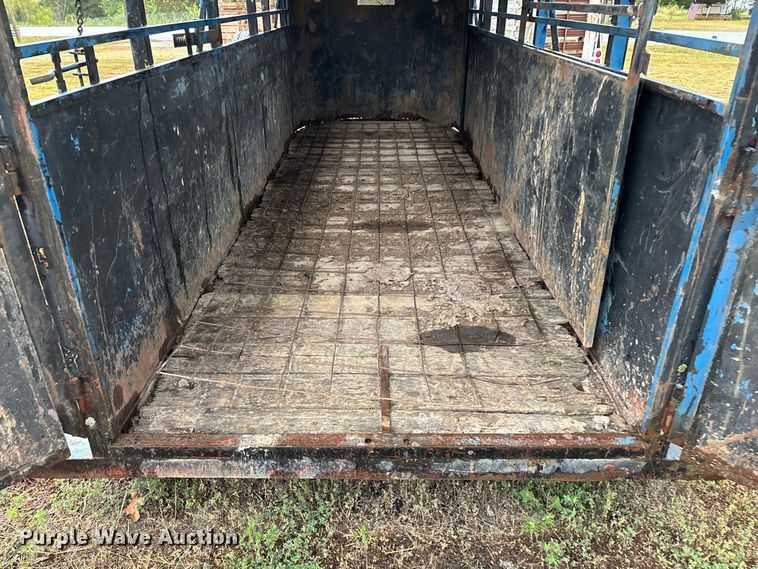 image for item EO4480 1978 Chief's  livestock trailer