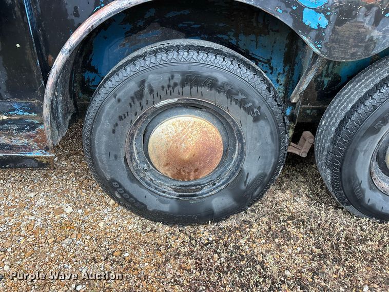 image for item EO4480 1978 Chief's  livestock trailer