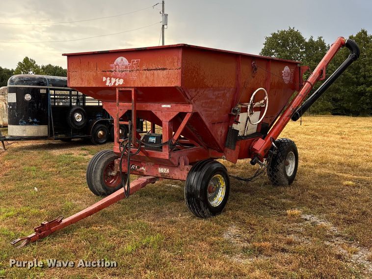 E-Z Trail Flow E-Z 300 grain cart