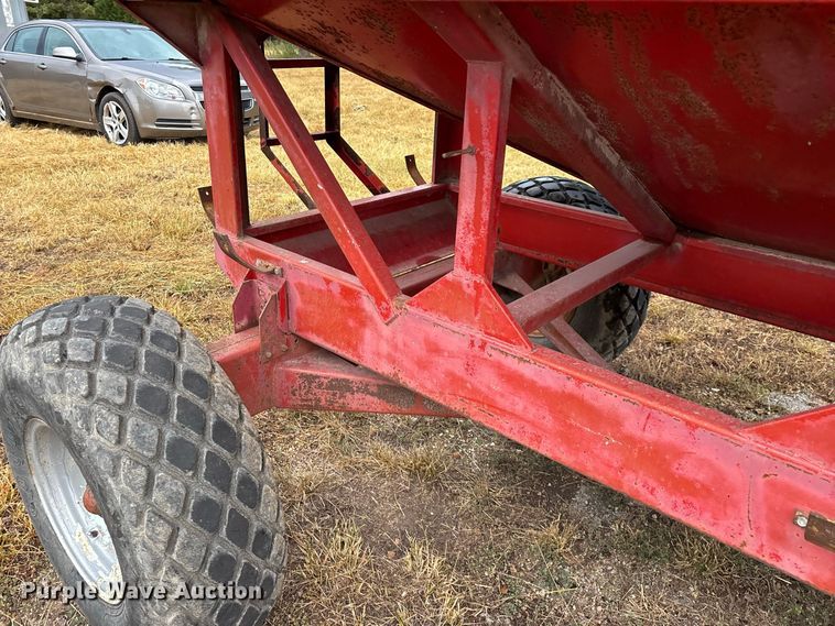 image for item EO4484 E-Z Trail Flow E-Z 300 grain cart