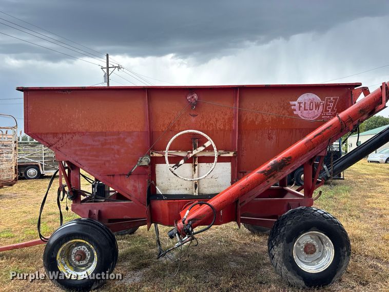 image for item EO4484 E-Z Trail Flow E-Z 300 grain cart