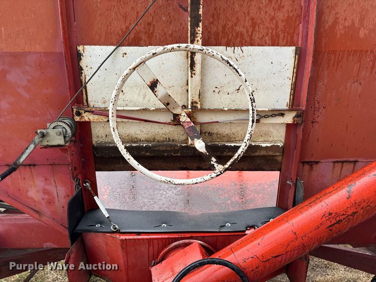 image for item EO4484 E-Z Trail Flow E-Z 300 grain cart