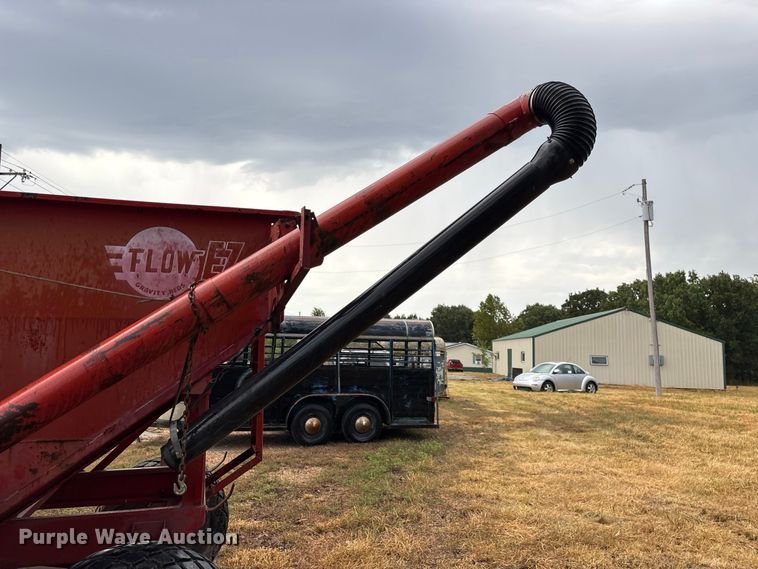 image for item EO4484 E-Z Trail Flow E-Z 300 grain cart