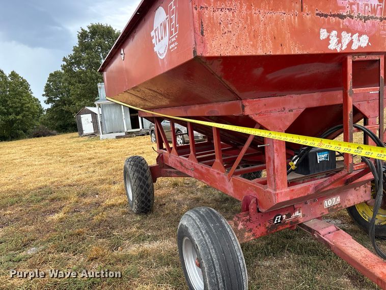 image for item EO4484 E-Z Trail Flow E-Z 300 grain cart