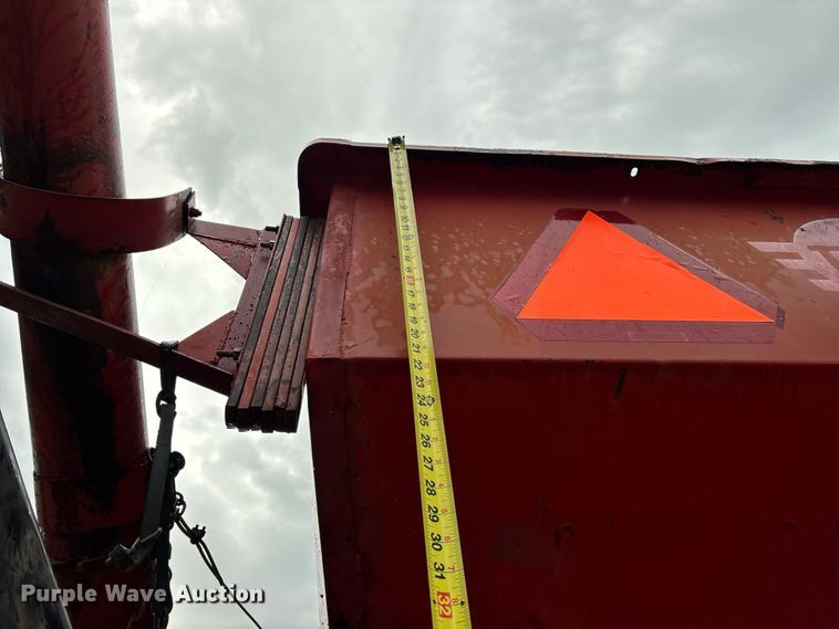 image for item EO4484 E-Z Trail Flow E-Z 300 grain cart