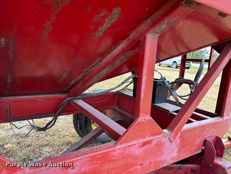 image for item EO4484 E-Z Trail Flow E-Z 300 grain cart