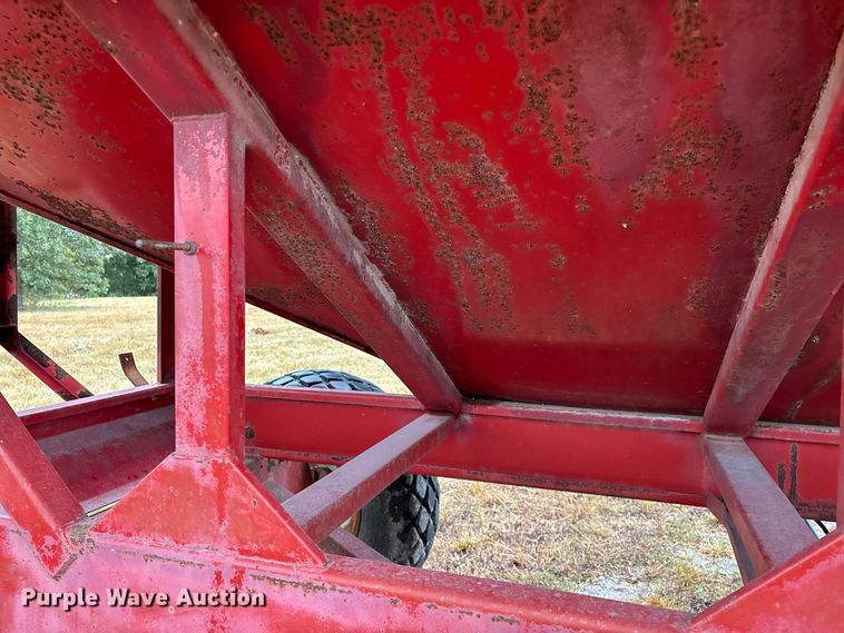 image for item EO4484 E-Z Trail Flow E-Z 300 grain cart