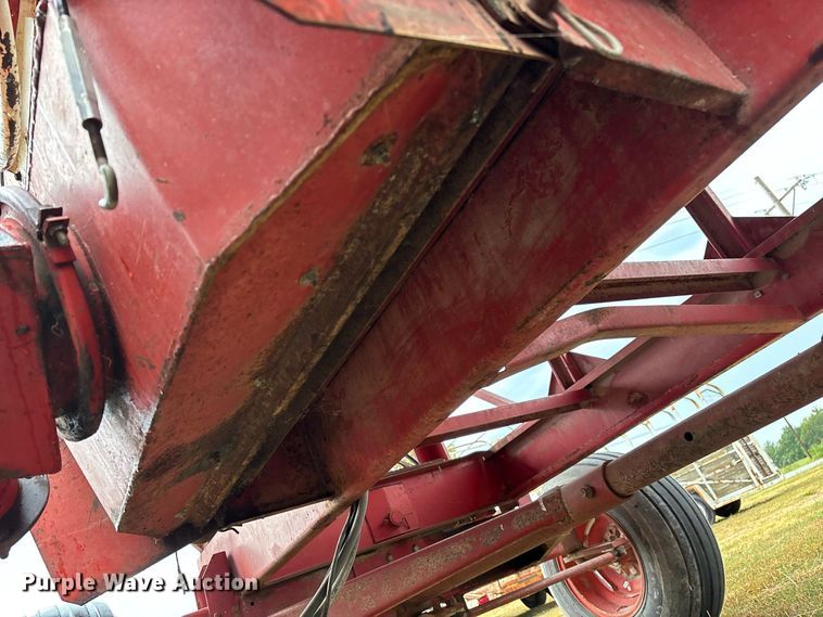 image for item EO4484 E-Z Trail Flow E-Z 300 grain cart