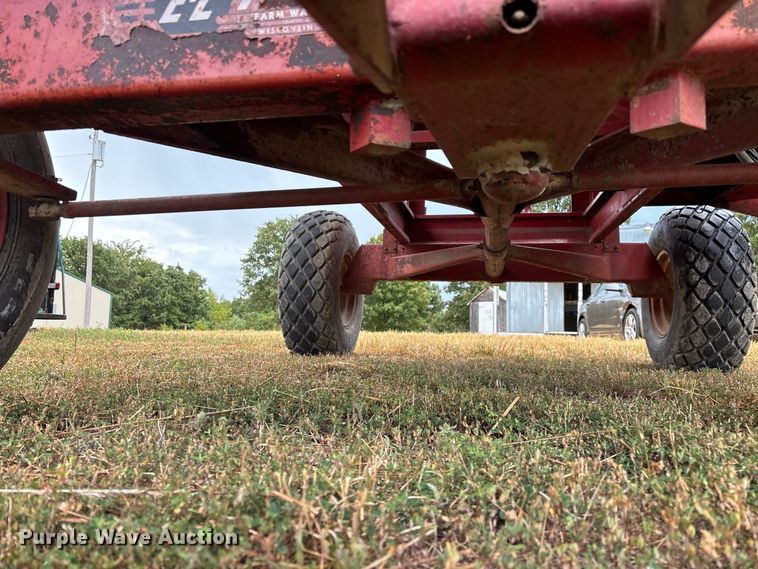 image for item EO4484 E-Z Trail Flow E-Z 300 grain cart