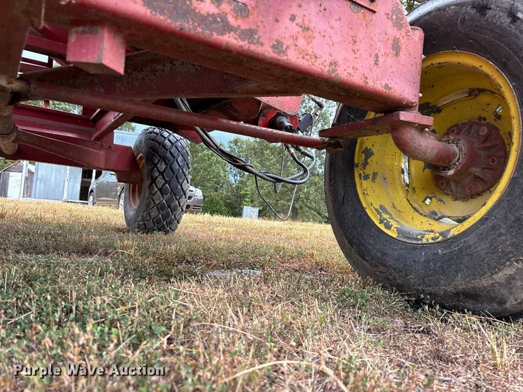 image for item EO4484 E-Z Trail Flow E-Z 300 grain cart