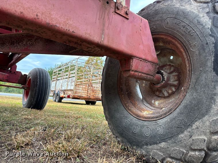 image for item EO4484 E-Z Trail Flow E-Z 300 grain cart