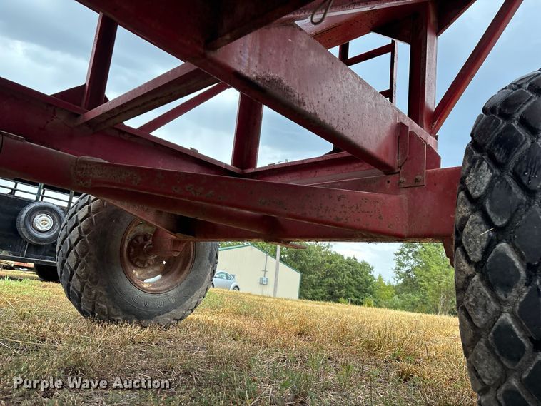 image for item EO4484 E-Z Trail Flow E-Z 300 grain cart