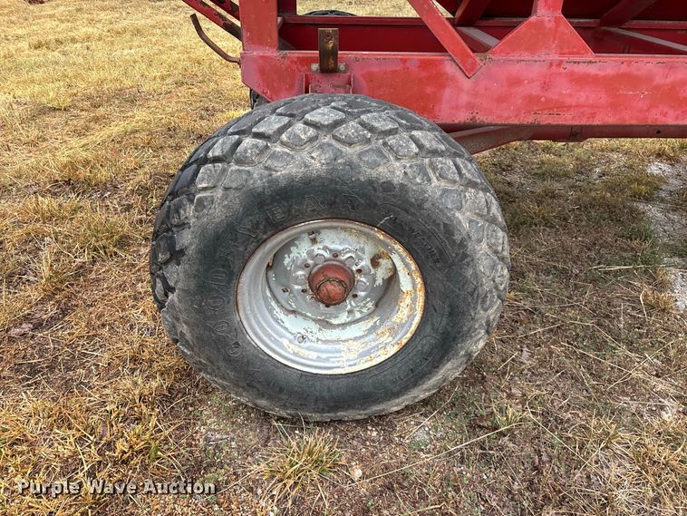 image for item EO4484 E-Z Trail Flow E-Z 300 grain cart