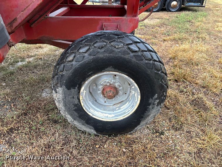 image for item EO4484 E-Z Trail Flow E-Z 300 grain cart