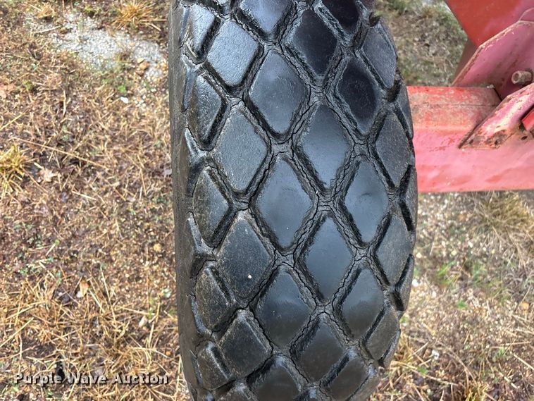 image for item EO4484 E-Z Trail Flow E-Z 300 grain cart