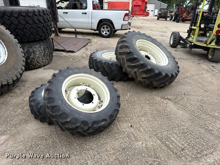 image for item EO8707 (4) tires and wheels