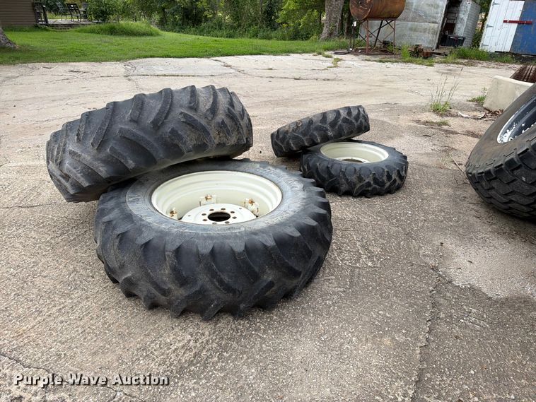 image for item EO8707 (4) tires and wheels