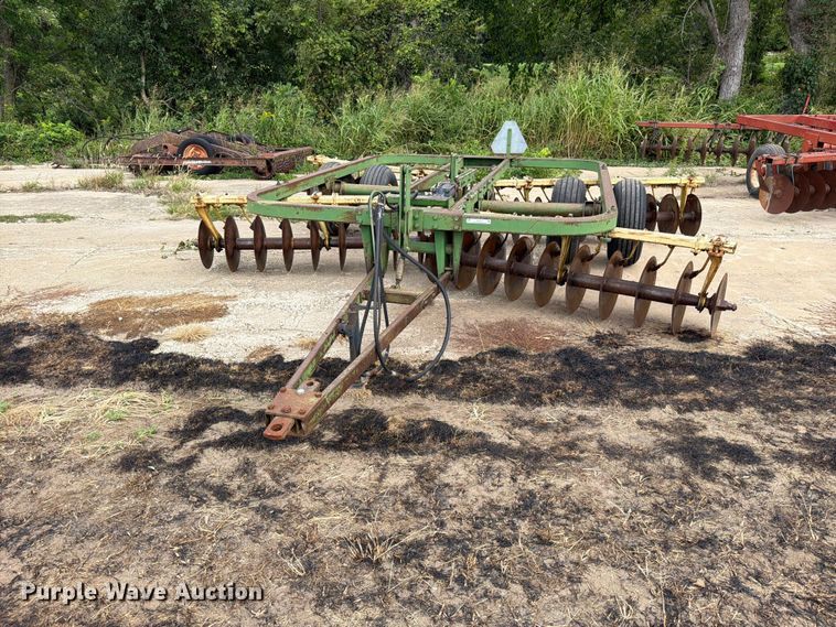 image for item EO8714 John Deere T0210 double off-set disk