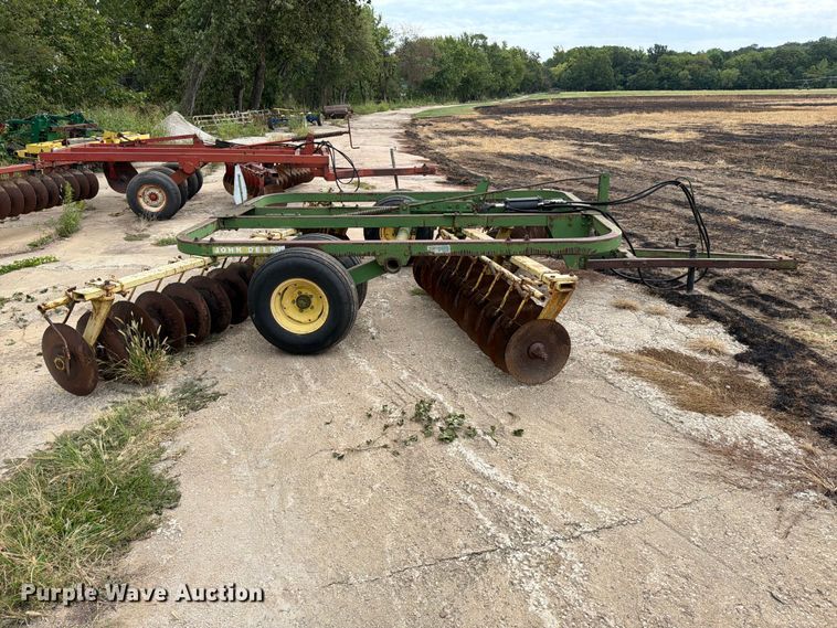 image for item EO8714 John Deere T0210 double off-set disk