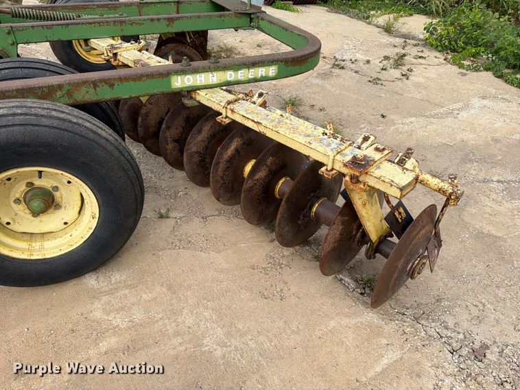 image for item EO8714 John Deere T0210 double off-set disk
