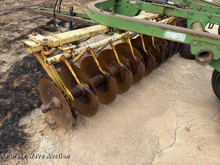 image for item EO8714 John Deere T0210 double off-set disk