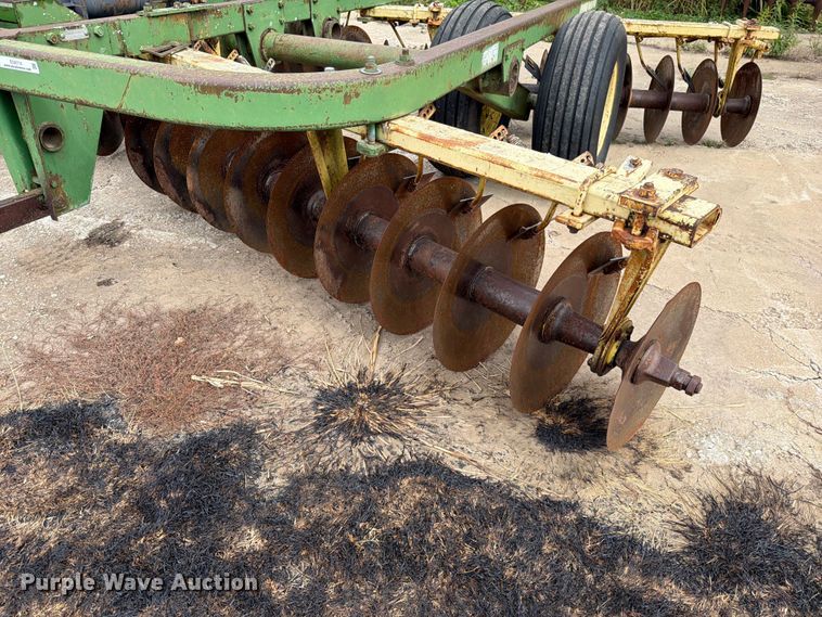 image for item EO8714 John Deere T0210 double off-set disk