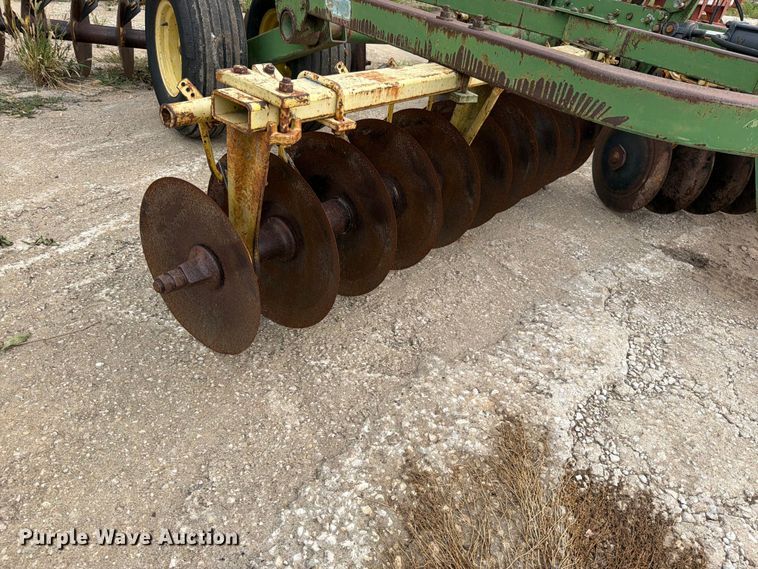 image for item EO8714 John Deere T0210 double off-set disk