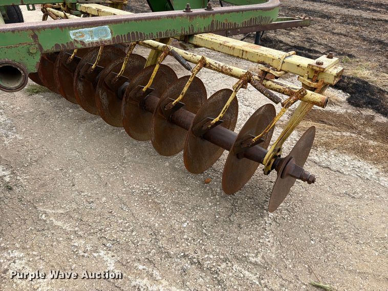 image for item EO8714 John Deere T0210 double off-set disk