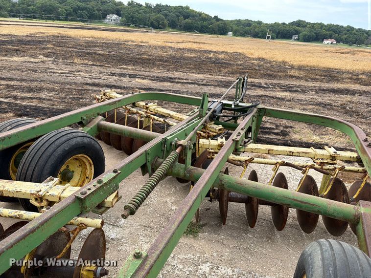 image for item EO8714 John Deere T0210 double off-set disk