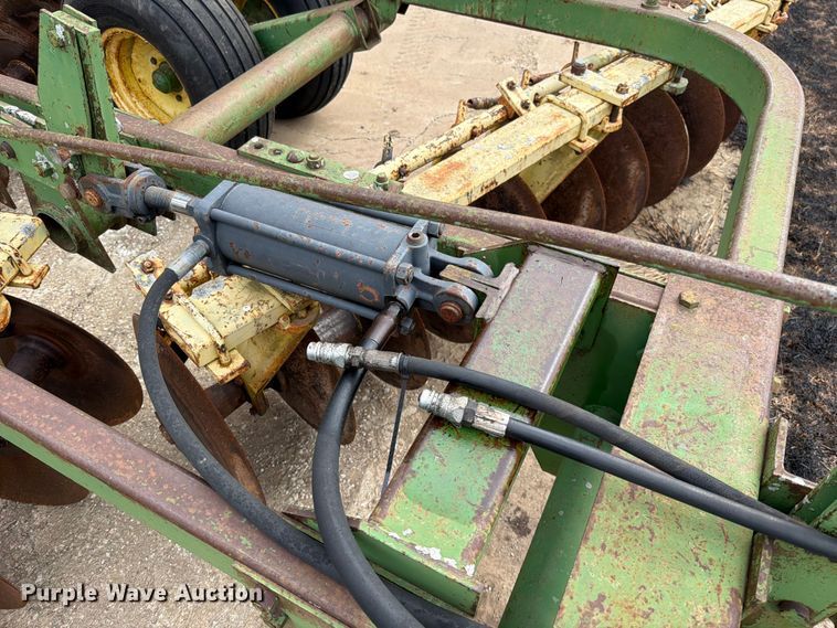 image for item EO8714 John Deere T0210 double off-set disk