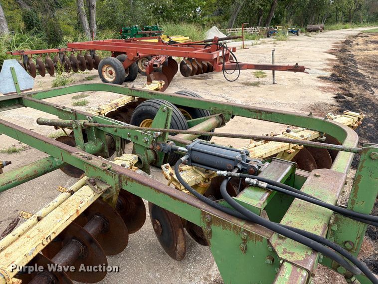 image for item EO8714 John Deere T0210 double off-set disk