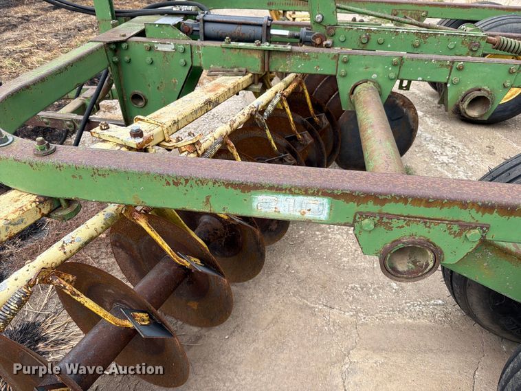 image for item EO8714 John Deere T0210 double off-set disk