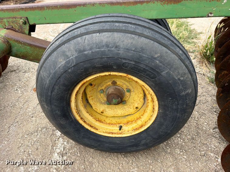 image for item EO8714 John Deere T0210 double off-set disk