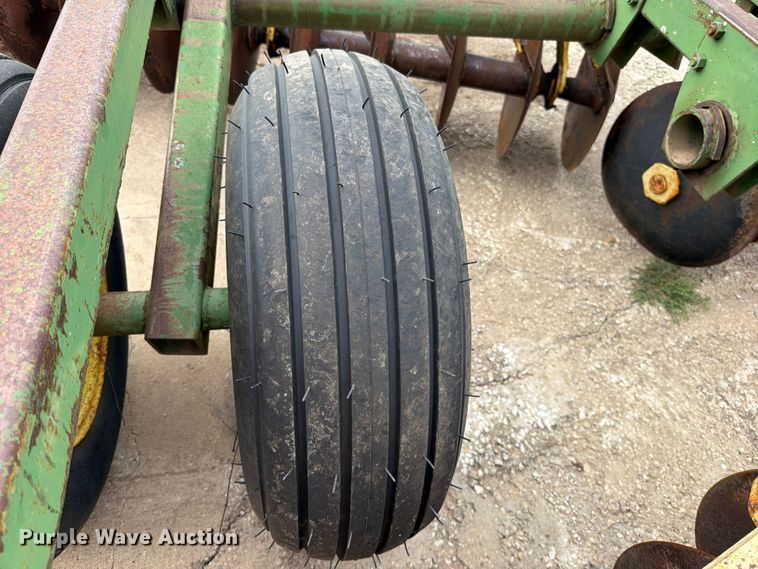 image for item EO8714 John Deere T0210 double off-set disk