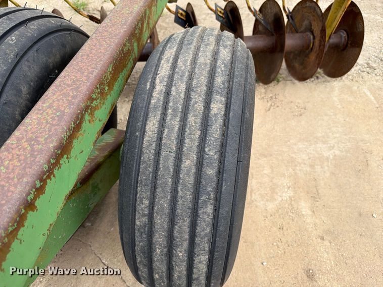 image for item EO8714 John Deere T0210 double off-set disk