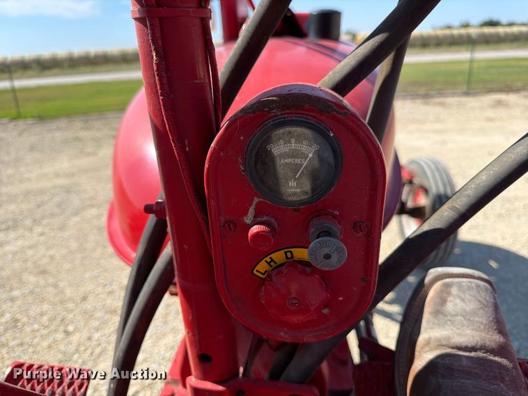 image for item EP7512 1953 International Harvester Farmall Super H tractor