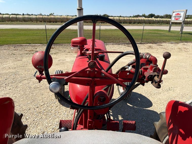 image for item EP7512 1953 International Harvester Farmall Super H tractor