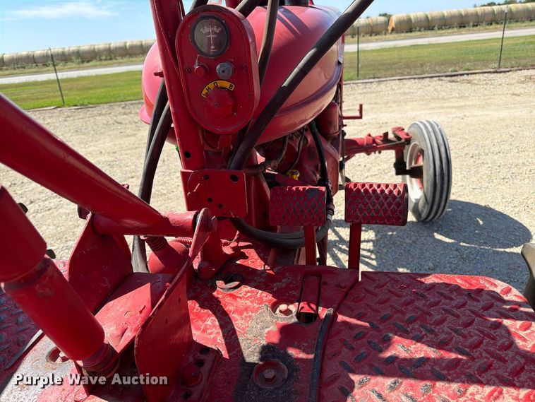 image for item EP7512 1953 International Harvester Farmall Super H tractor