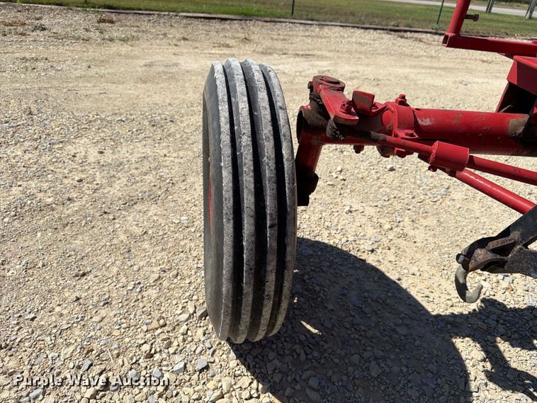 image for item EP7512 1953 International Harvester Farmall Super H tractor