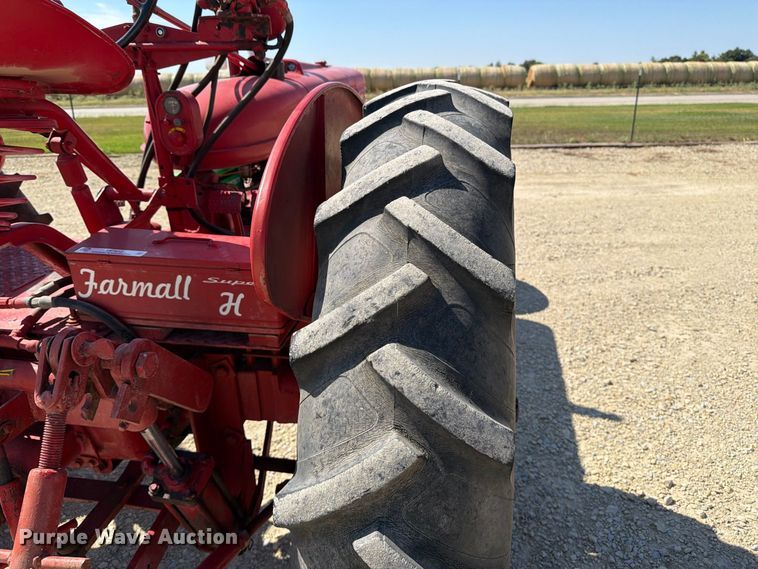 image for item EP7512 1953 International Harvester Farmall Super H tractor