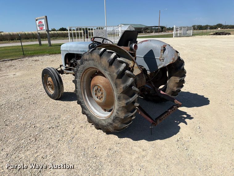 image for item EP7513 1954 Ferguson TO-30 tractor