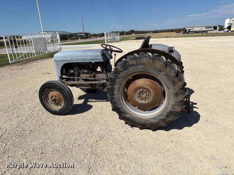 image for item EP7513 1954 Ferguson TO-30 tractor