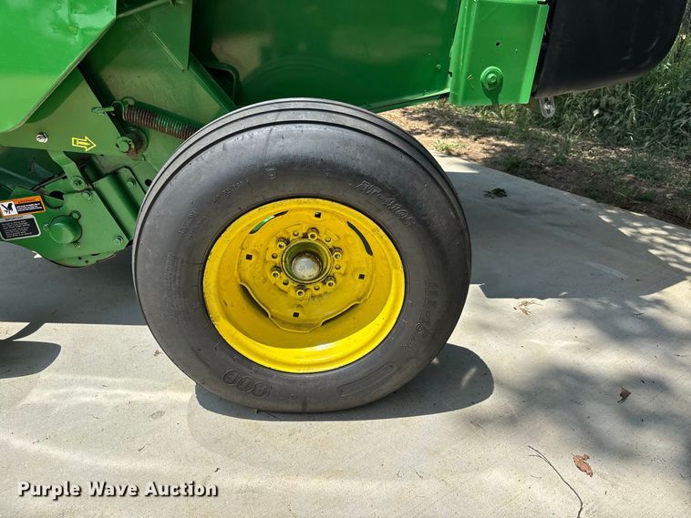 image for item ER3233 2023 John Deere 450E Round Baler